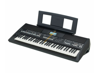 Keyboardy i pianina