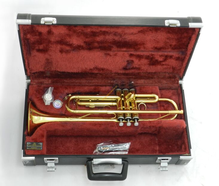 Trąbka Yamaha YTR-2335 Futerał + Ustnik Po przeglądzie DR25-121