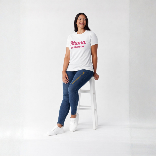 Koszulka biała Mama Mażoretki - napis różowy M
