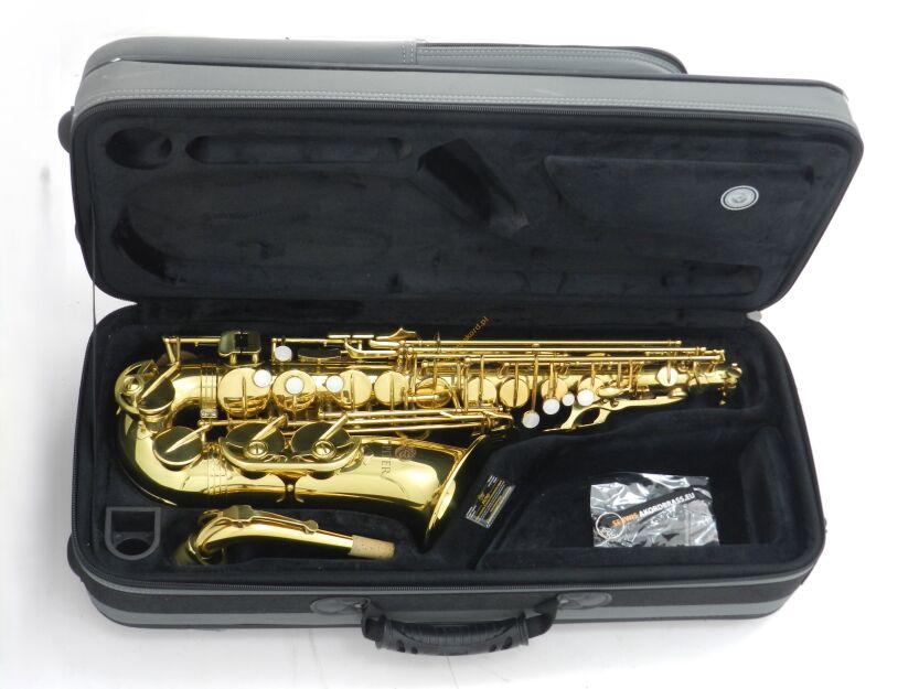 Saksofon altowy Jupiter JAS-500 Futerał + Ustnik DR25-113