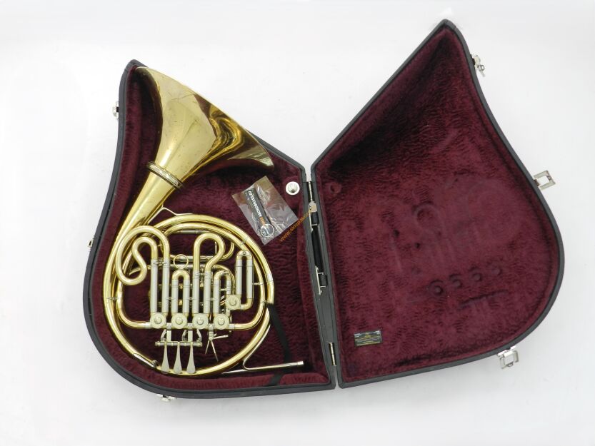 Waltornia B/F Belltone Po przeglądzie Futerał + Ustnik DR24-174