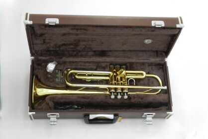 Trąbka Bb Yamaha YTR-2320E Made in Japan DR26-025