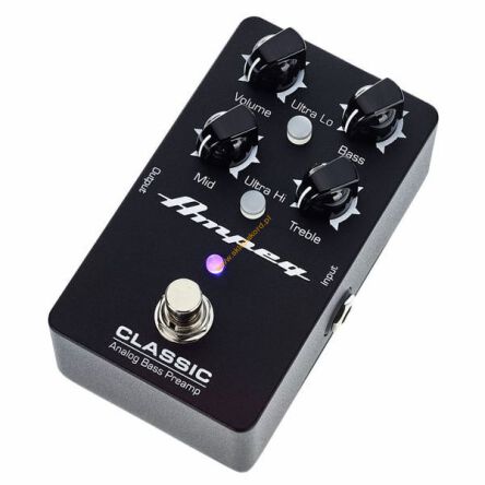 Efekt gitarowy Ampeg Classic Analog Bass Preamp