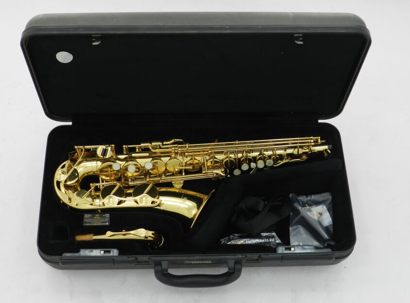 Saksofon altowy YAMAHA YAS-275 Futerał + Ustnik DR25-109