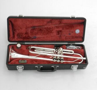 Trąbka Yamaha Bb T100S Futerał + Ustnik DR25-105